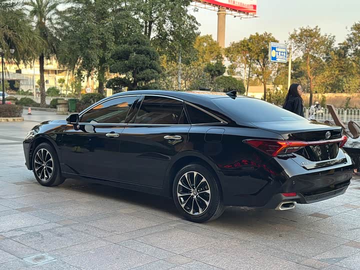 Фото 5 - Toyota Avalon