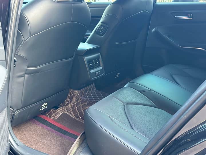 Фото 7 - Toyota Avalon