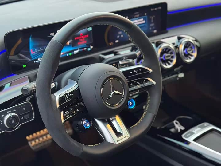 Фото 5 - Mercedes-Benz A-Class AMG