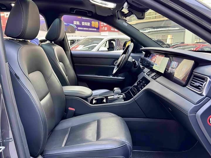 Фото 8 - LiXiang One