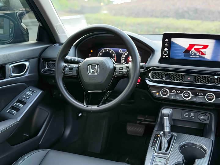 Фото 9 - Honda Civic