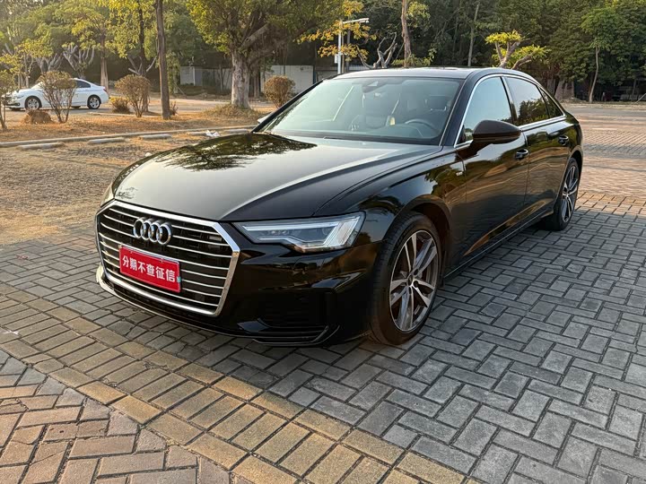 Фото 1 - Audi A6L