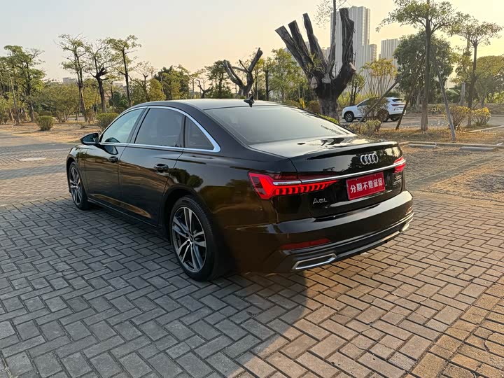 Фото 5 - Audi A6L