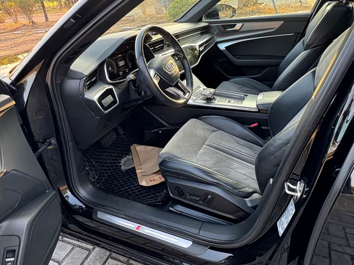 Фото 8 - Audi A6L