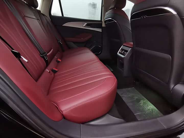 Фото 8 - Hongqi H5