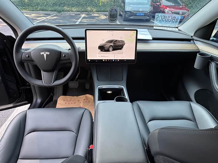 Фото 6 - Tesla Model Y