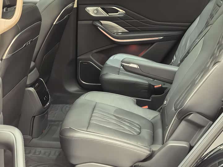 Фото 9 - Hongqi HS7 Hybrid