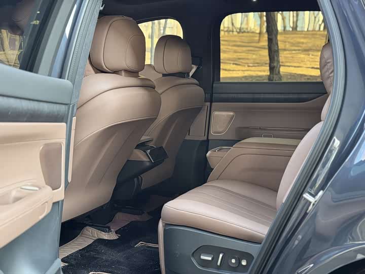 Фото 7 - Nio ES8