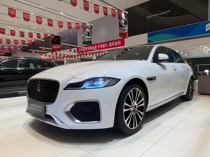 Фото 1 - Jaguar XF L