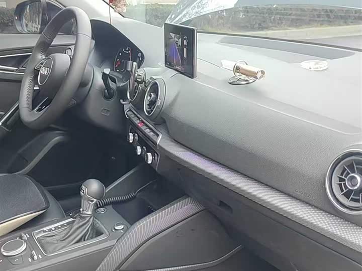 Фото 3 - Audi Q2L