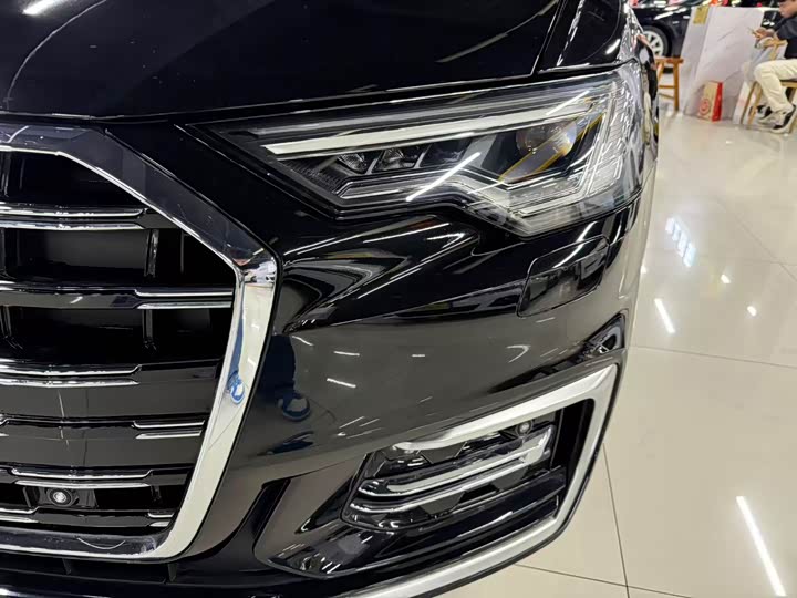 Фото 4 - Audi A6L