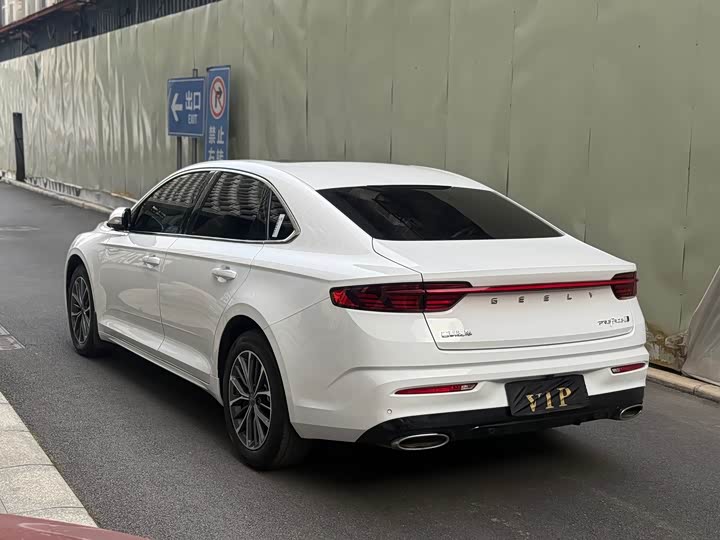 Фото 7 - Geely Preface