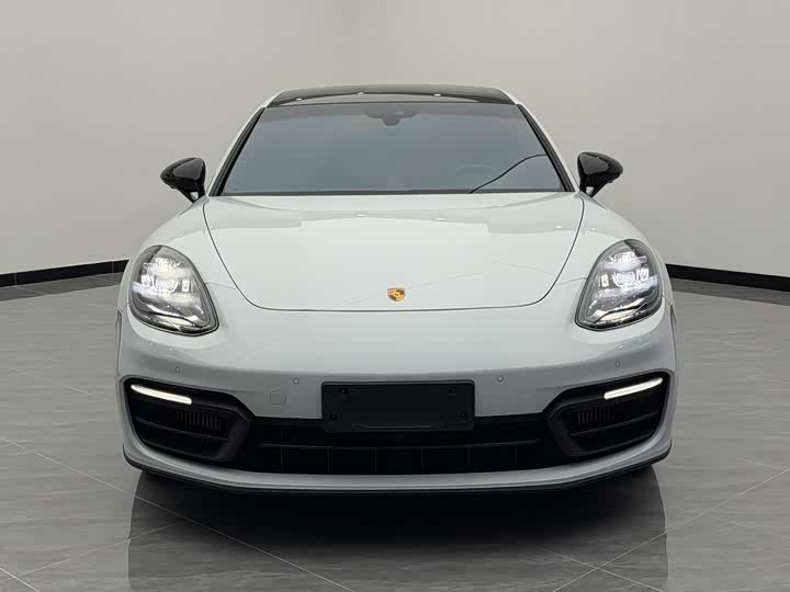 Фото 2 - Porsche Panamera