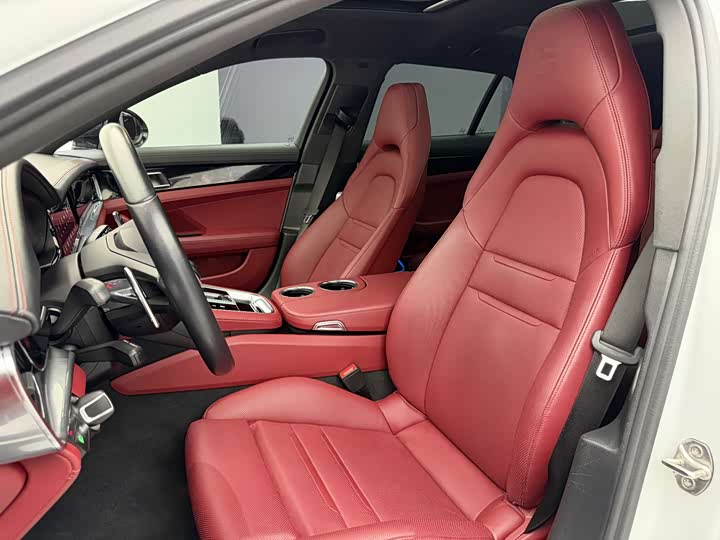 Фото 8 - Porsche Panamera