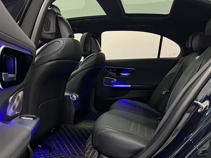 Фото 7 - Mercedes-Benz C-Class