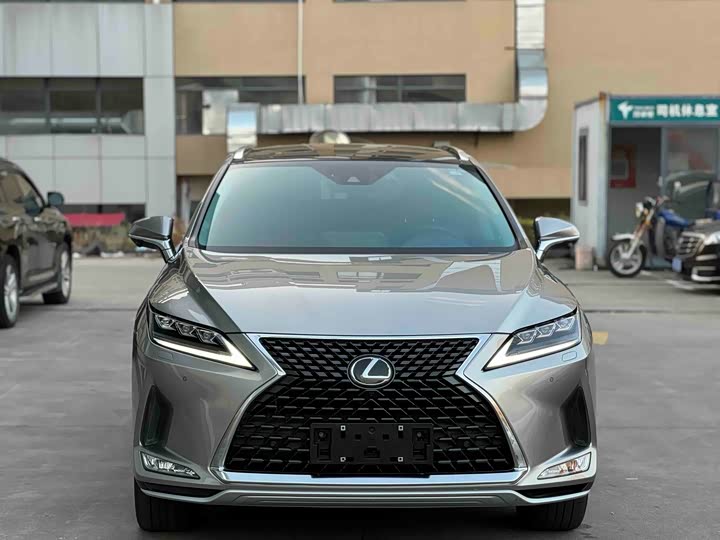 Фото 2 - Lexus RX
