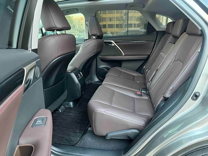 Фото 5 - Lexus RX