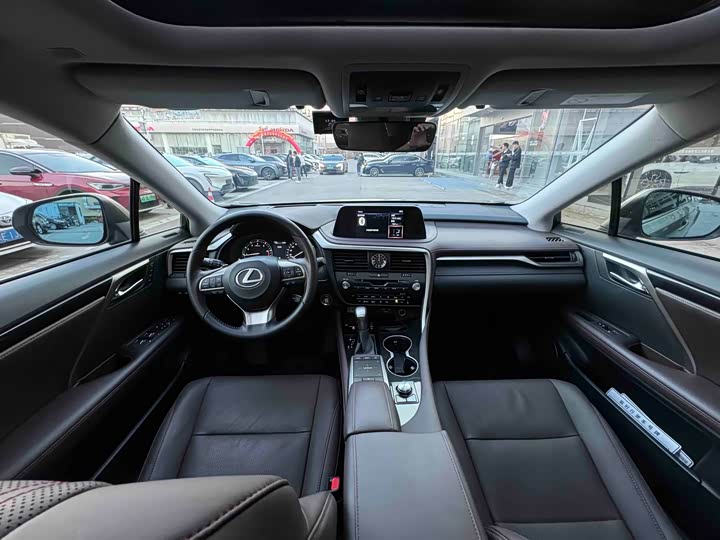 Фото 6 - Lexus RX