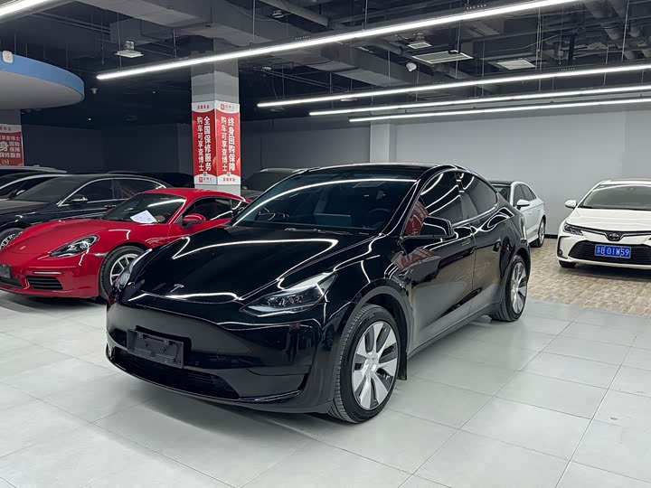 Фото 1 - Tesla Model Y