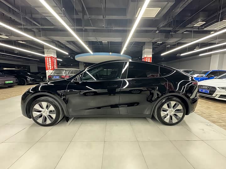 Фото 3 - Tesla Model Y