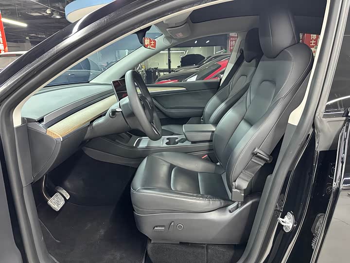 Фото 4 - Tesla Model Y