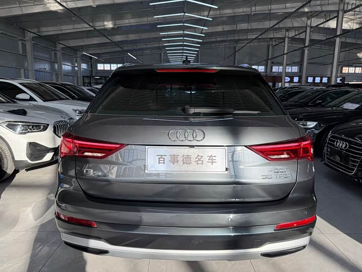 Фото 8 - Audi Q3