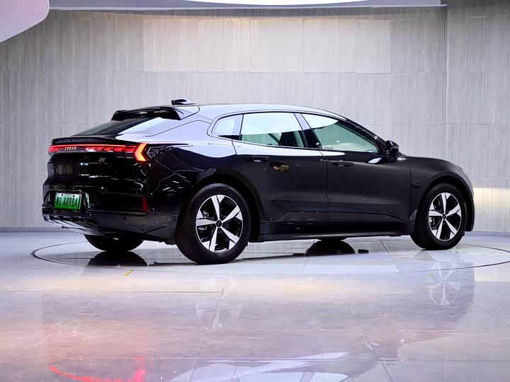 Фото 7 - Zeekr 001