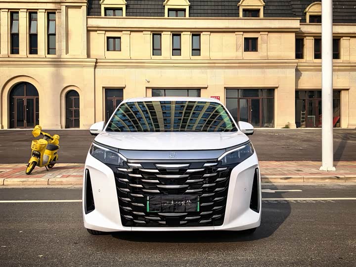 Фото 2 - BYD Xia