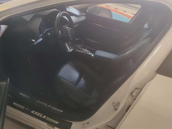 Фото 9 - Mazda 3 (Axela)