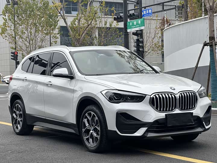 Фото 3 - BMW X1