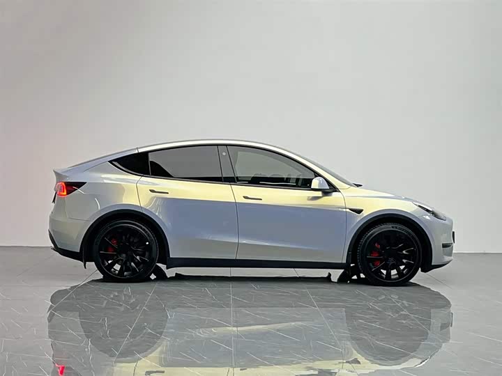 Фото 7 - Tesla Model Y