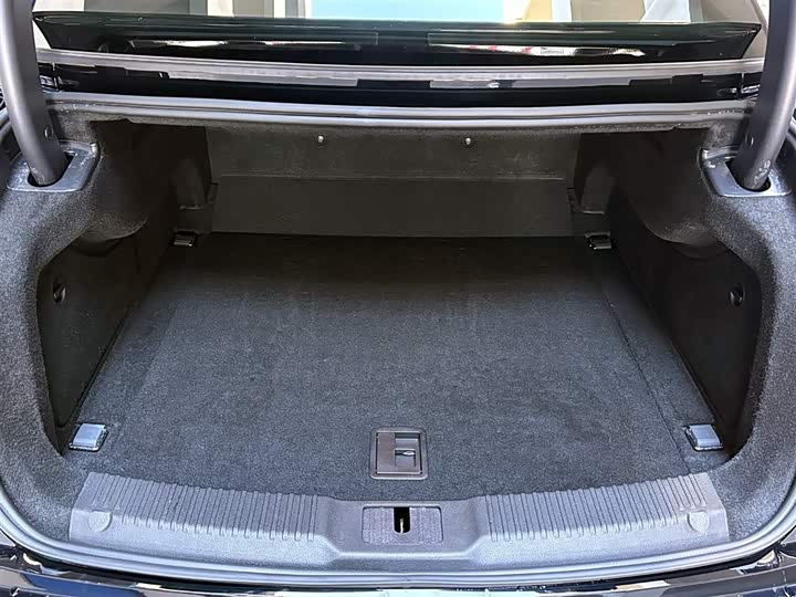 Фото 8 - Hongqi H9