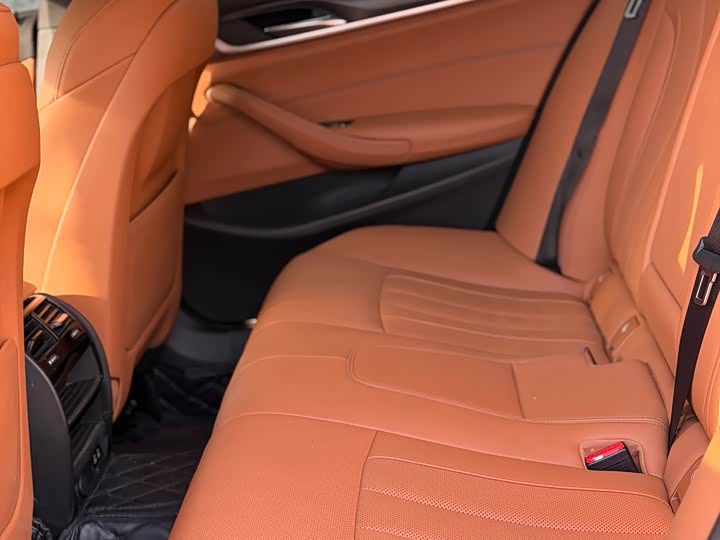 Фото 5 - BMW 5 Series