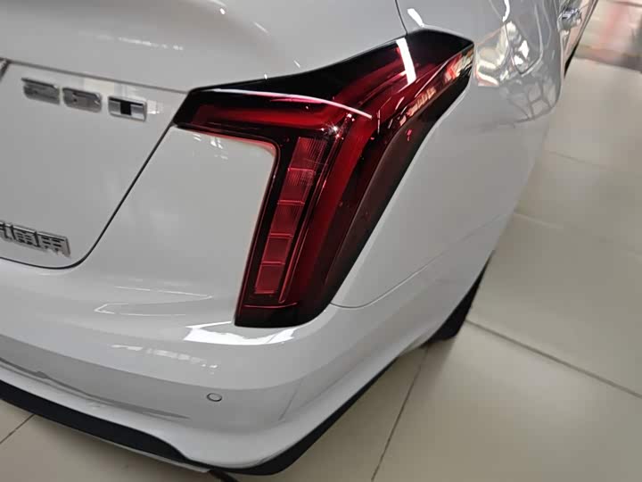 Фото 8 - Cadillac CT5