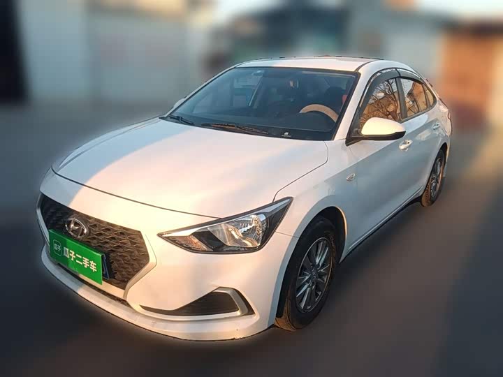 Фото 2 - Hyundai Celesta