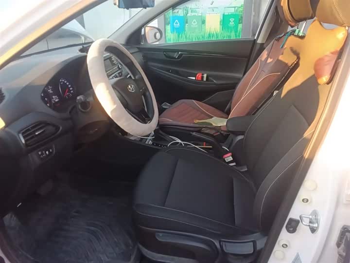 Фото 8 - Hyundai Celesta