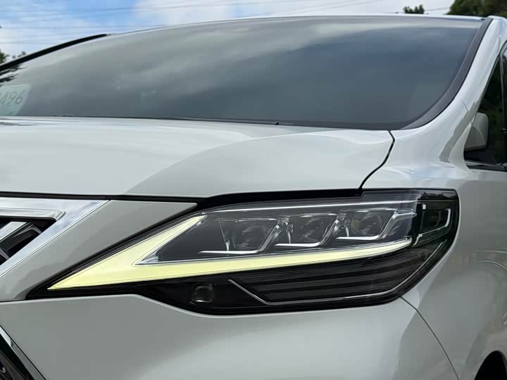 Фото 4 - Lexus LM