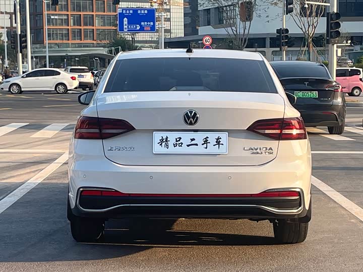 Фото 5 - Volkswagen Lavida