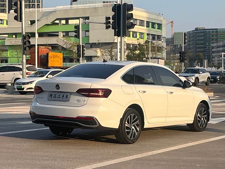 Фото 6 - Volkswagen Lavida