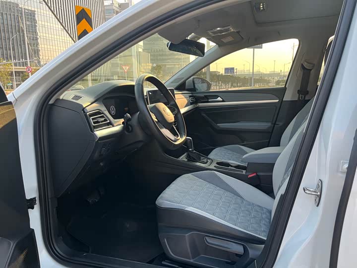 Фото 7 - Volkswagen Lavida