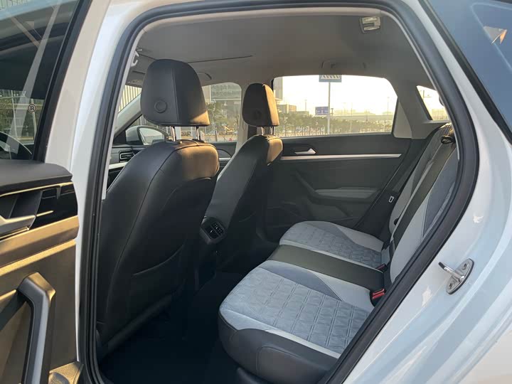 Фото 9 - Volkswagen Lavida