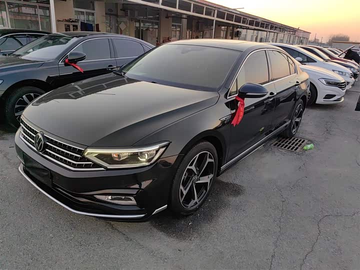 Фото 1 - Volkswagen Magotan