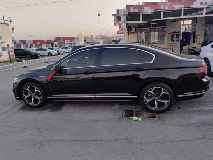 Фото 5 - Volkswagen Magotan