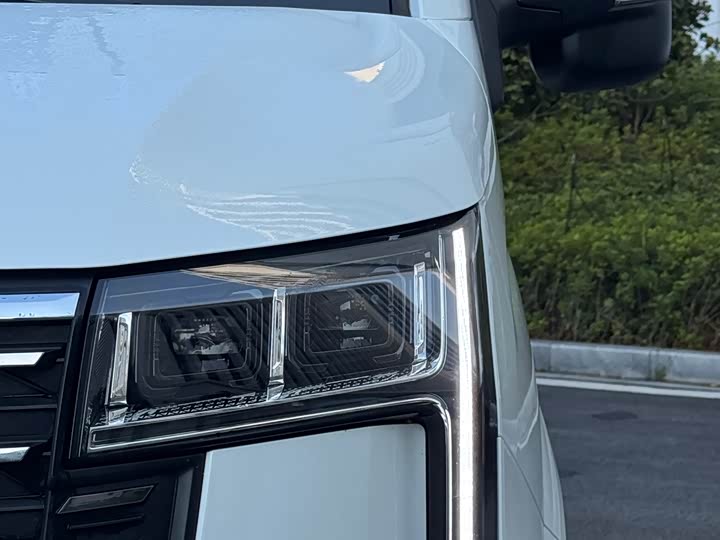 Фото 4 - Maxus V80