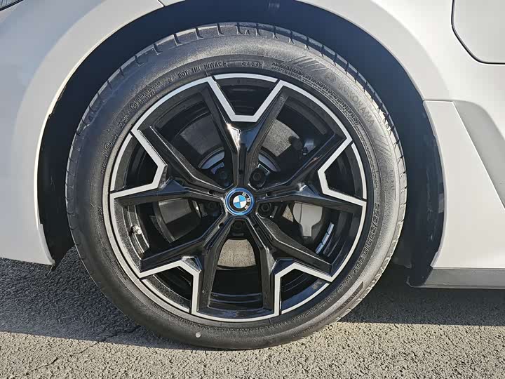 Фото 5 - BMW i3