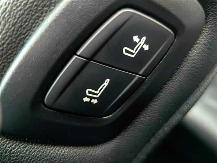 Фото 8 - Toyota Camry