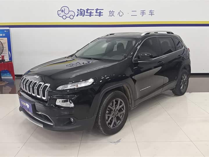 Фото 1 - Jeep Cherokee