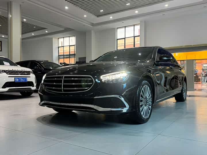 Фото 1 - Mercedes-Benz E-Class