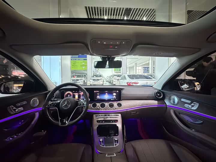 Фото 6 - Mercedes-Benz E-Class