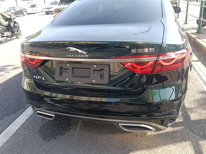 Фото 6 - Jaguar XF L